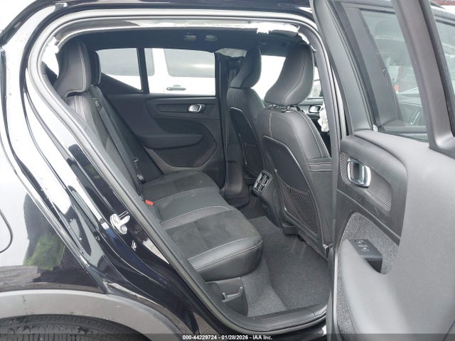 2023 VOLVO XC40 YV4L12UW1P2112497 Photo 7