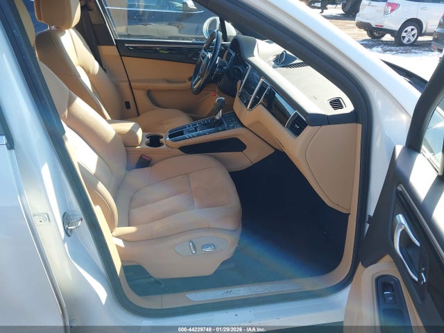 2017 PORSCHE MACAN WP1AB2A56HLB15442 Photo 4