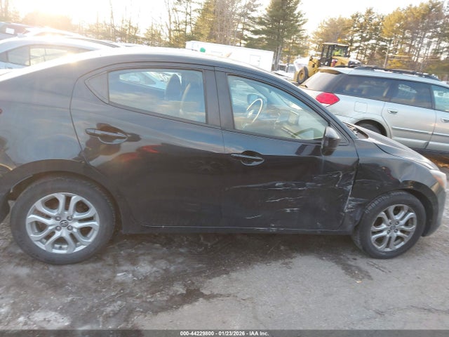3MYDLBYV9HY172390 Toyota YARIS IA