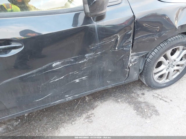 3MYDLBYV9HY172390 Toyota YARIS IA