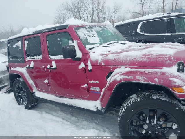 44229847 :رقم المزاد ، 1C4JJXP65MW847586 vin ، 2021 Jeep Wrangler 4xe Unlimited Sahara 4x4 مزاد بيع