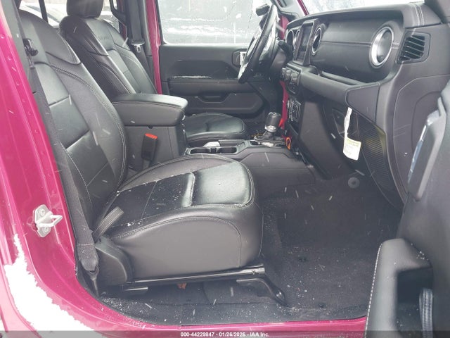 44229847 :رقم المزاد ، 1C4JJXP65MW847586 vin ، 2021 Jeep Wrangler 4xe Unlimited Sahara 4x4 مزاد بيع