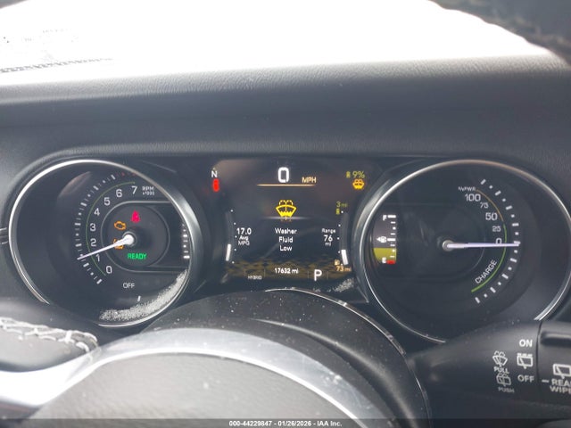 44229847 :رقم المزاد ، 1C4JJXP65MW847586 vin ، 2021 Jeep Wrangler 4xe Unlimited Sahara 4x4 مزاد بيع