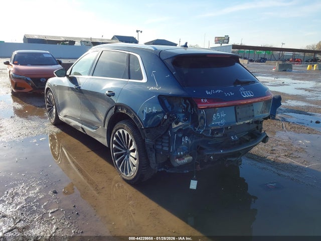 2019 AUDI E-TRON WA1VABGE4KB010161 Photo 2