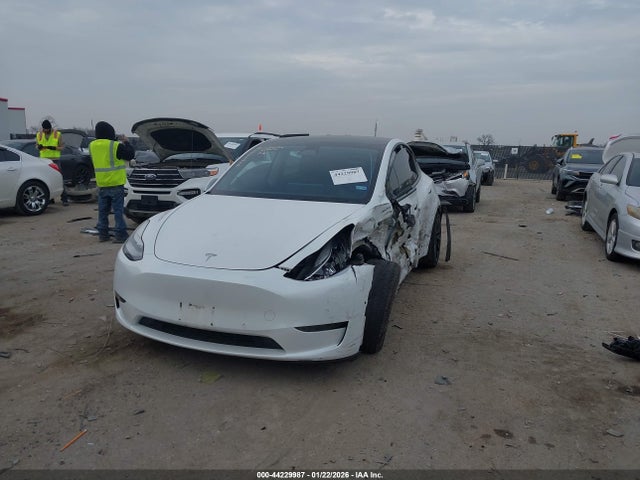 2021 TESLA MODEL Y 5YJYGDEE9MF278252 Photo 1