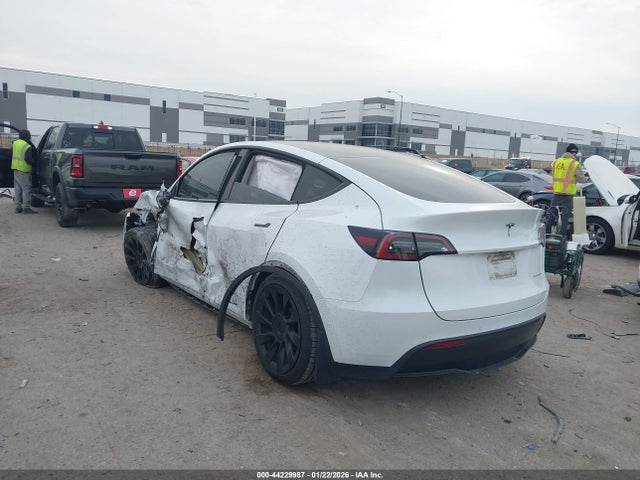 2021 TESLA MODEL Y 5YJYGDEE9MF278252 Photo 2