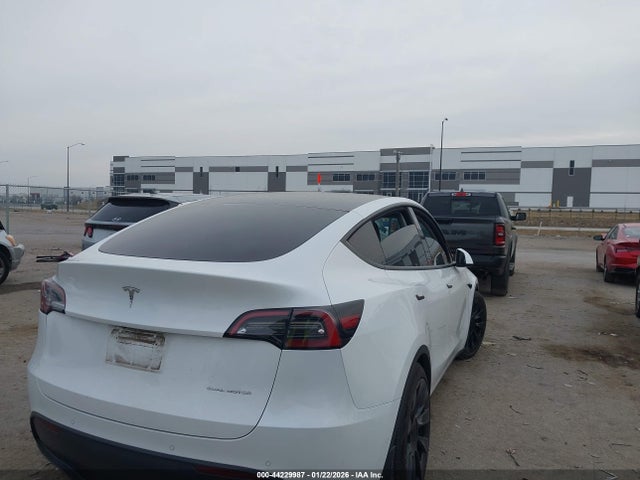 2021 TESLA MODEL Y 5YJYGDEE9MF278252 Photo 3