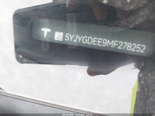 2021 TESLA MODEL Y 5YJYGDEE9MF278252 Photo 8