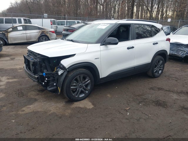 2023 KIA SELTOS KNDEUCAA6P7391725 Photo 1