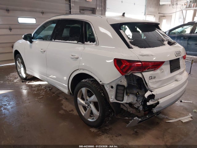 2019 AUDI Q3 WA1AECF36K1068819 Photo 2