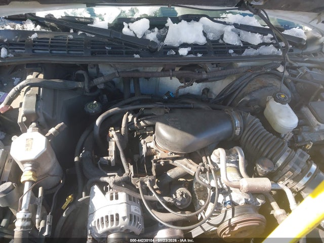 2000 CHEVROLET BLAZER 1GNDT13W5Y2374013 Photo 9