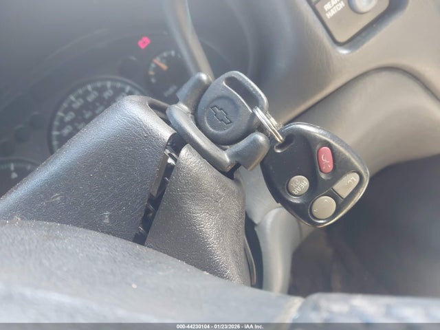 2000 CHEVROLET BLAZER 1GNDT13W5Y2374013 Photo 10