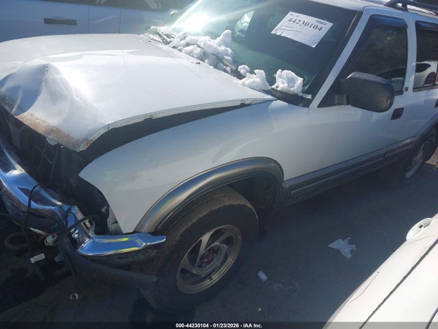 2000 CHEVROLET BLAZER 1GNDT13W5Y2374013 Photo 1