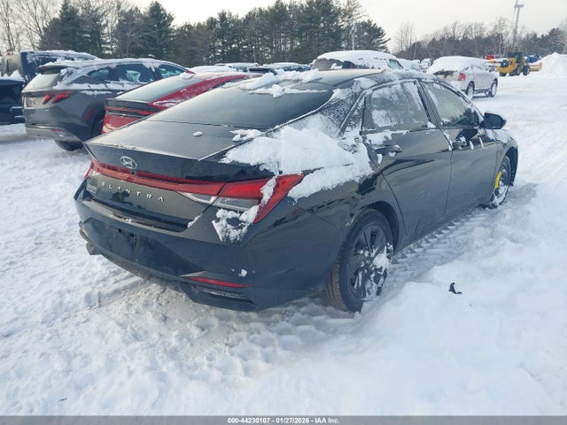 2021 HYUNDAI ELANTRA 5NPLM4AGXMH021726 Photo 3