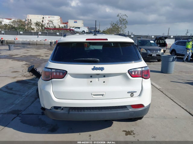 Jeep Compass Latitude Fwd 2018 3C4NJCBB0JT376768 Image 16