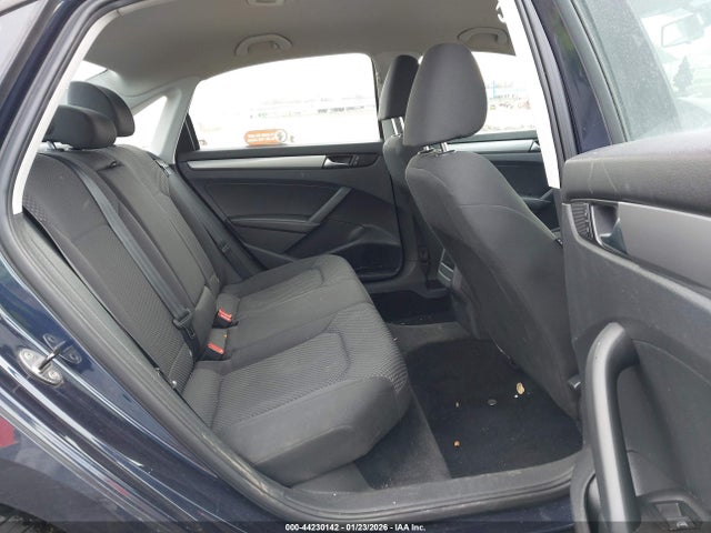 2014 Volkswagen Passat 1.8t S მანქანა იყიდება აუქციონზე, vin: 1VWAT7A30EC055953, აუქციონის ნომერი: 44230142