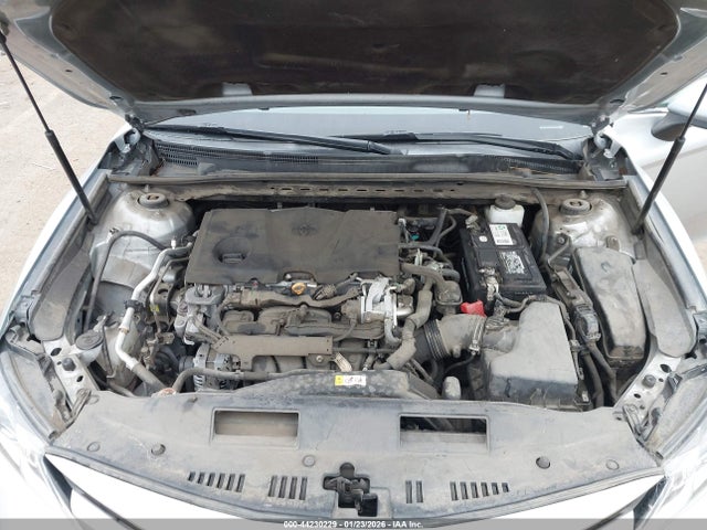 4T1B11HK8JU559075 Toyota CAMRY LE
