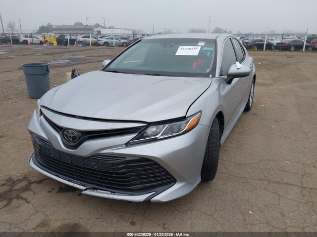 4T1B11HK8JU559075 Toyota CAMRY LE