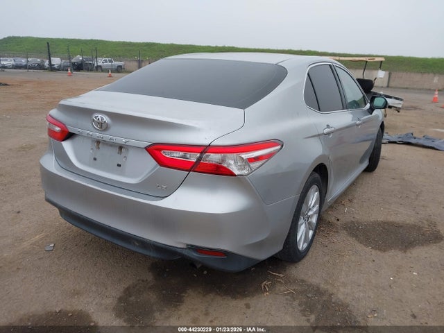 4T1B11HK8JU559075 Toyota CAMRY LE