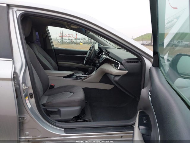 4T1B11HK8JU559075 Toyota CAMRY LE