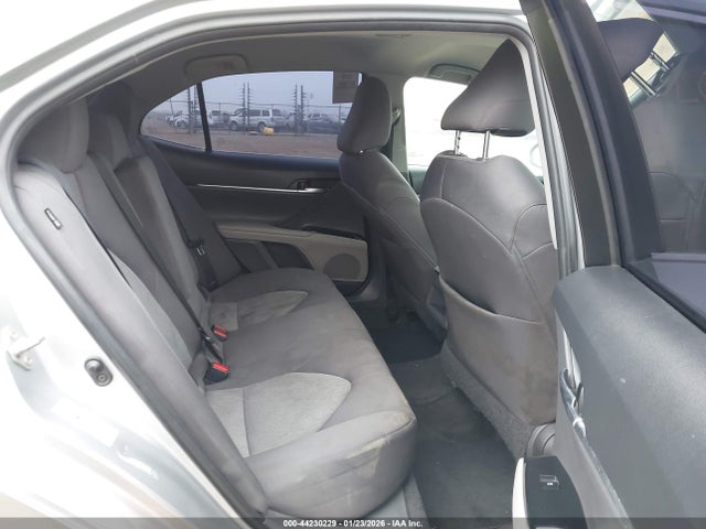4T1B11HK8JU559075 Toyota CAMRY LE