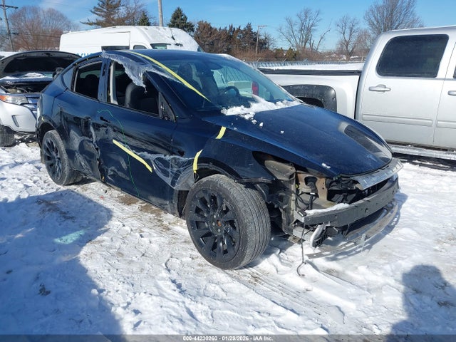 7SAYGDEE1SF221592 Tesla Model Y Long Range Dual Motor All-wheel Drive