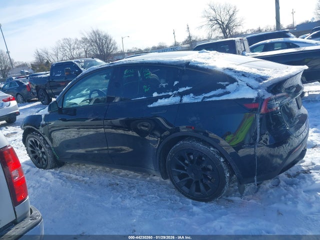 7SAYGDEE1SF221592 Tesla Model Y Long Range Dual Motor All-wheel Drive