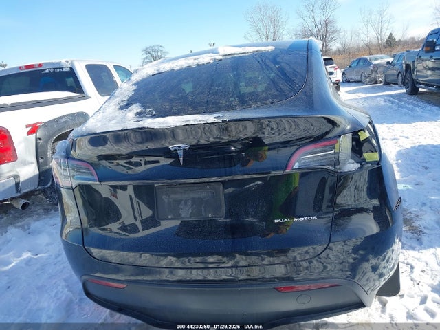 7SAYGDEE1SF221592 Tesla Model Y Long Range Dual Motor All-wheel Drive