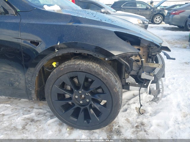 7SAYGDEE1SF221592 Tesla Model Y Long Range Dual Motor All-wheel Drive