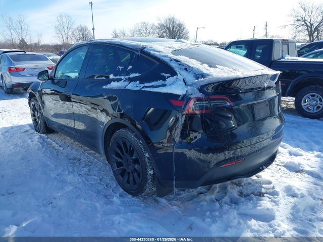 7SAYGDEE1SF221592 Tesla Model Y Long Range Dual Motor All-wheel Drive