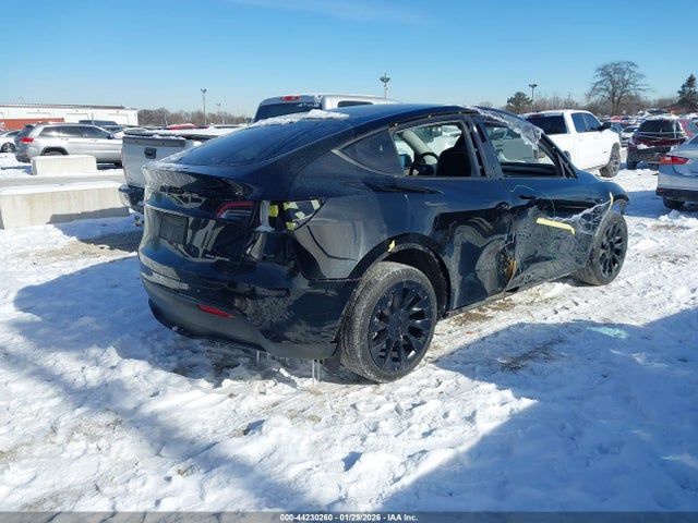 7SAYGDEE1SF221592 Tesla Model Y Long Range Dual Motor All-wheel Drive