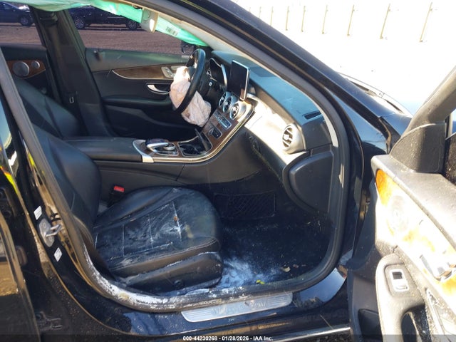 Продаж на аукціоні авто 2017 Mercedes-benz C 300 4matic, vin: 55SWF4KB4HU223717, номер лоту: 44230268