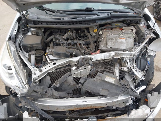 JTDKDTB35F1097866 Toyota Prius C One