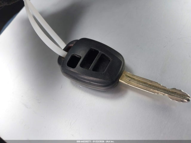 JTDKDTB35F1097866 Toyota Prius C One