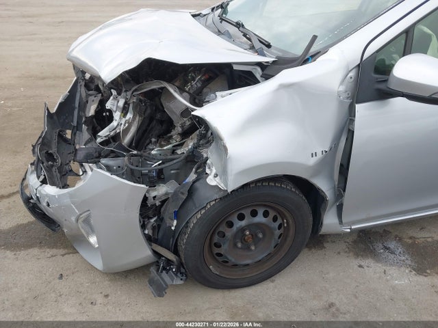 JTDKDTB35F1097866 Toyota Prius C One
