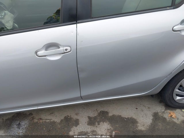 JTDKDTB35F1097866 Toyota Prius C One