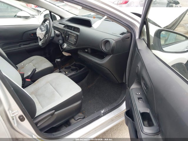JTDKDTB35F1097866 Toyota Prius C One