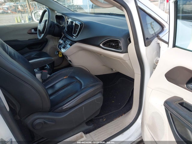 2C4RC1BG4HR743793 Chrysler Pacifica Touring-l