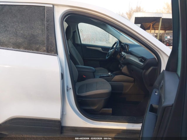 Продаж на аукціоні авто 2022 Ford Escape Se, vin: 1FMCU9G68NUB12640, номер лоту: 44230306