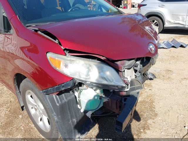 5TDKZ3DC4HS873778 Toyota Sienna Le 8 Passenger