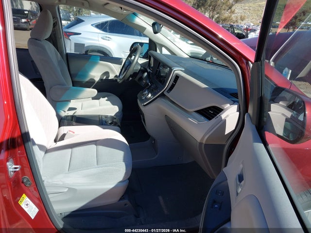5TDKZ3DC4HS873778 Toyota Sienna Le 8 Passenger