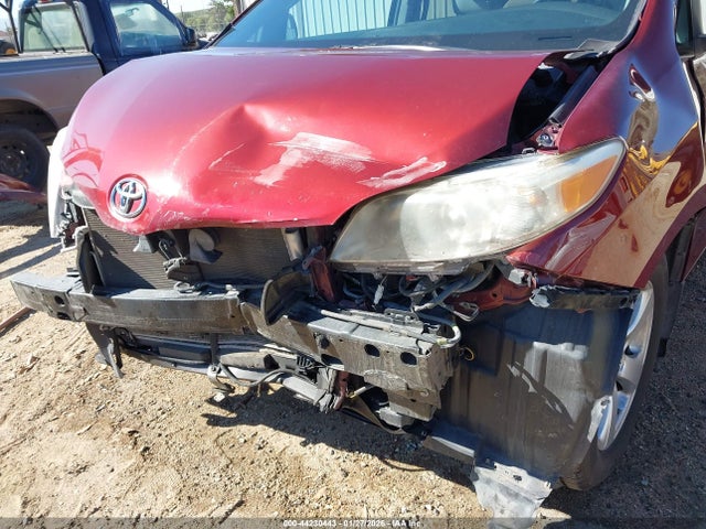 5TDKZ3DC4HS873778 Toyota Sienna Le 8 Passenger