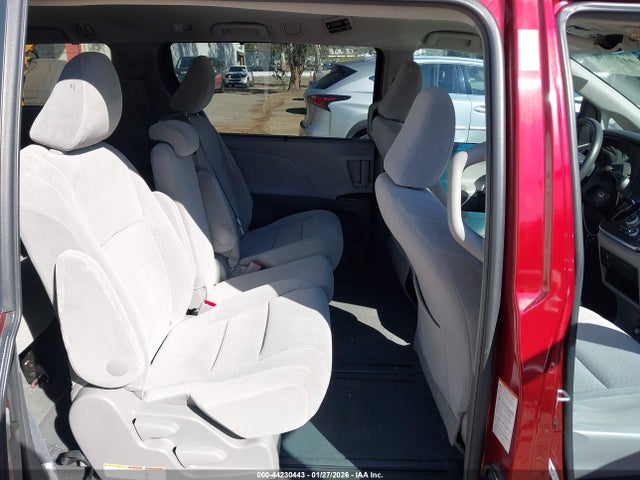 5TDKZ3DC4HS873778 Toyota Sienna Le 8 Passenger