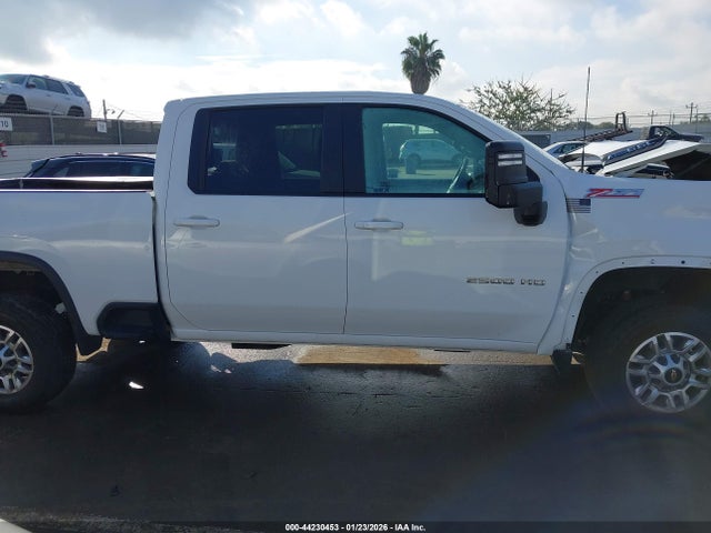 2GC4YNE74R1160834 Chevrolet Silverado 2500hd 4wd Standard Bed Lt