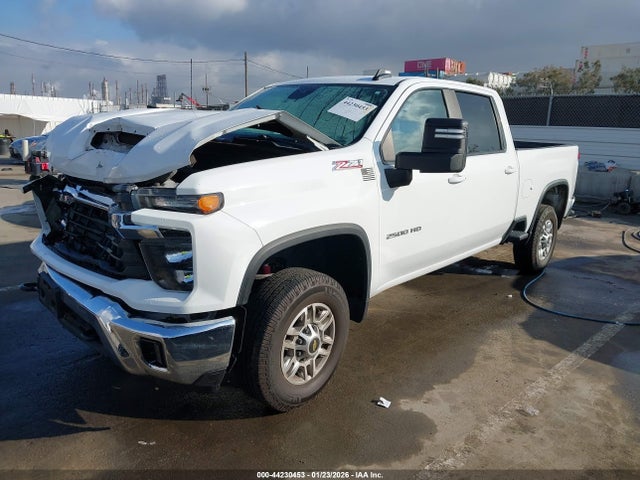 2GC4YNE74R1160834 Chevrolet Silverado 2500hd 4wd Standard Bed Lt