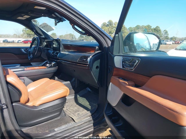 2018 LINCOLN NAVIGATOR 5LMJJ2LT6JEL10248 Photo 4