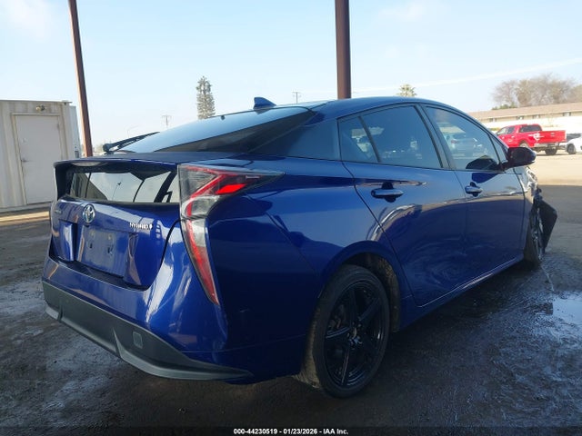 JTDKARFU0G3521393 Toyota Prius Three Touring