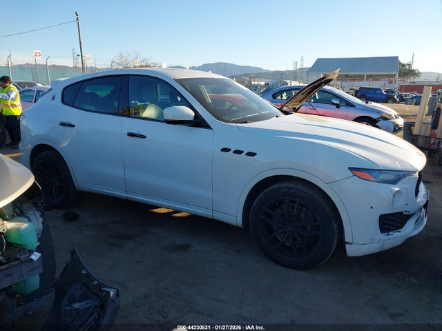 2020 Maserati Levante S მანქანა იყიდება აუქციონზე, vin: ZN661YUA4LX344742, აუქციონის ნომერი: 44230531