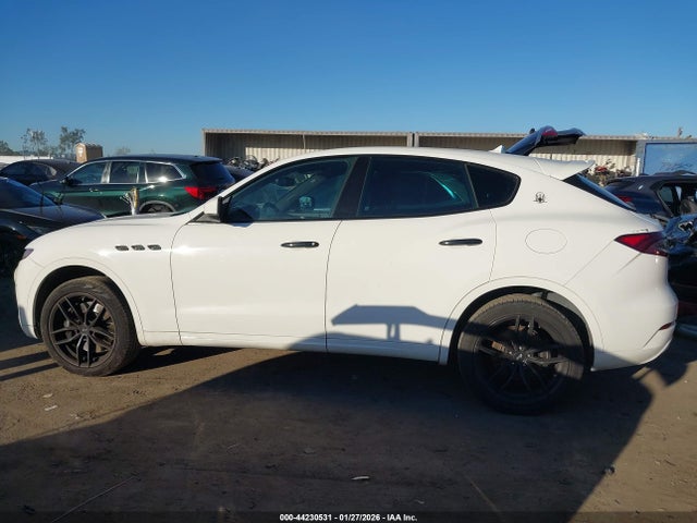 2020 Maserati Levante S მანქანა იყიდება აუქციონზე, vin: ZN661YUA4LX344742, აუქციონის ნომერი: 44230531