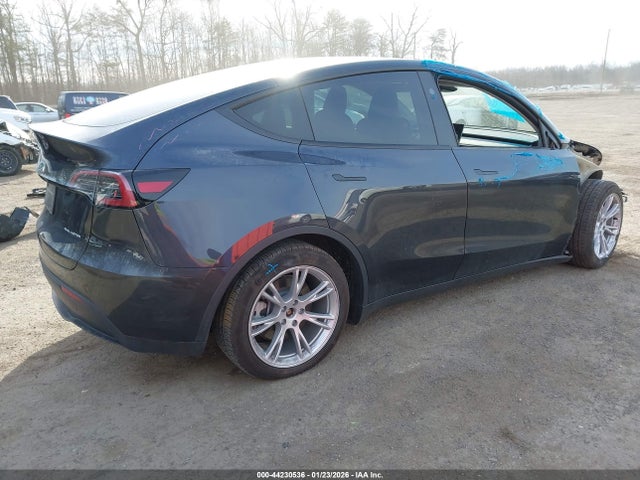 2024 TESLA MODEL Y 7SAYGDEE0RF083795 Photo 3
